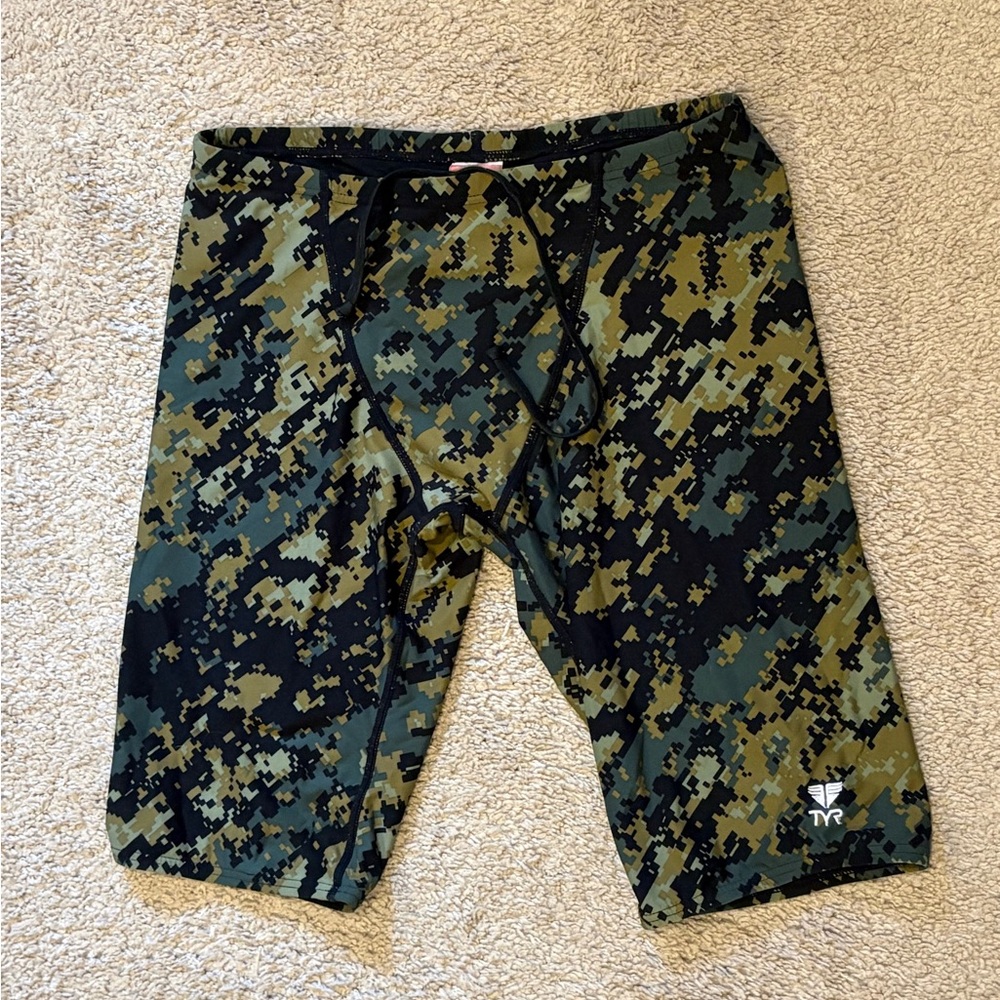 TYR Men's Camo Performance Swim Jammer Size 34